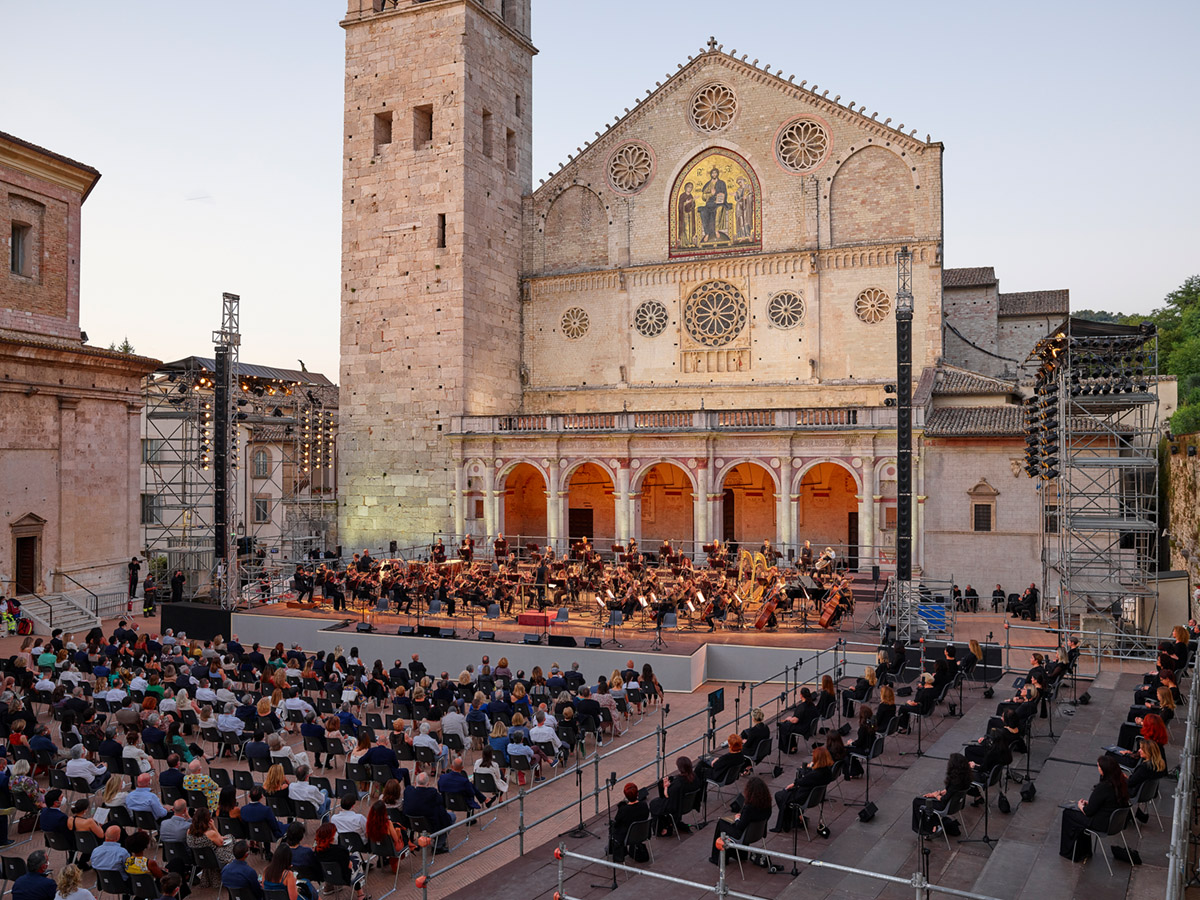 Oedipus - Pascal Rophé and Orchestra e Coro dell'Accademia Nazionale di Santa Cecilia - Piazza Duomo