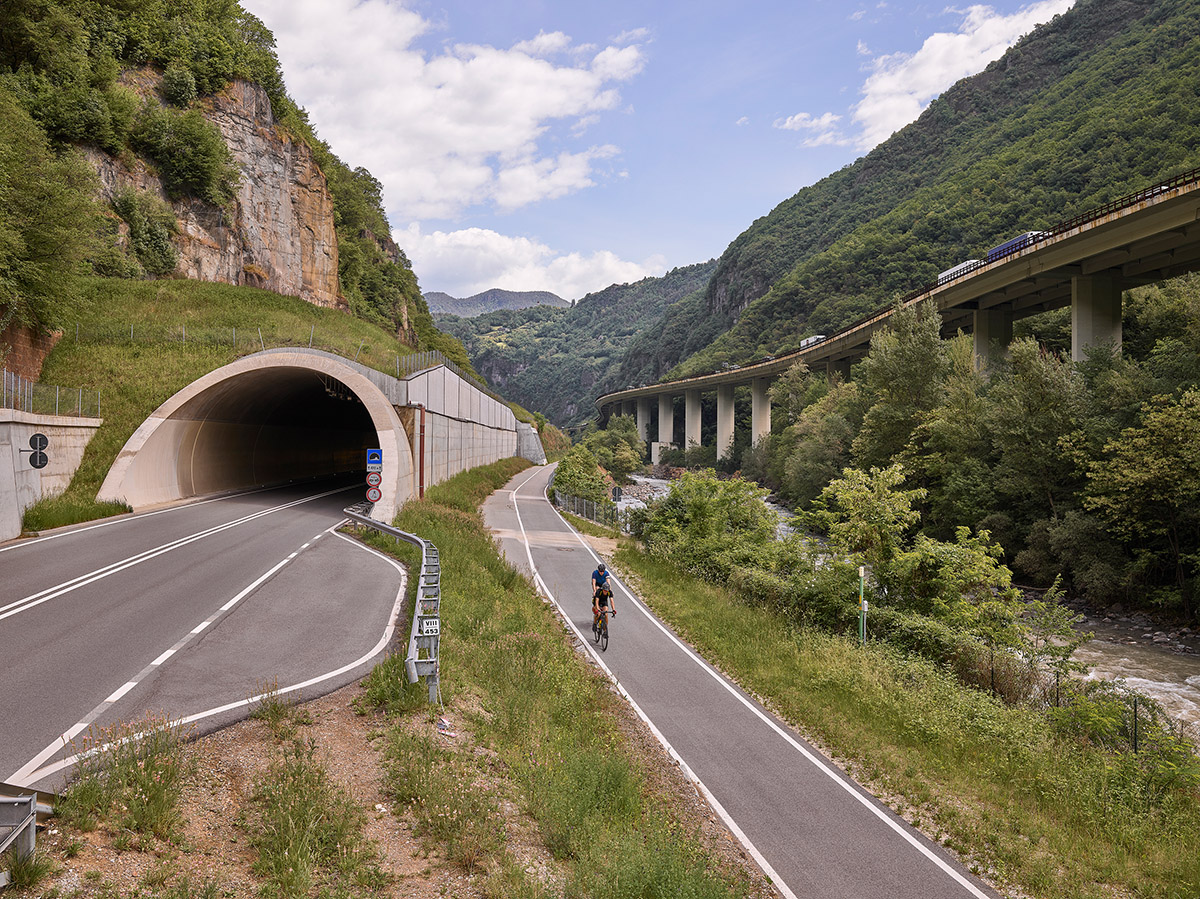 Strada statale e pista ciclabile, Campodazzo (BZ) | Highway tunnel and cycle path, Campodazzo (BZ)